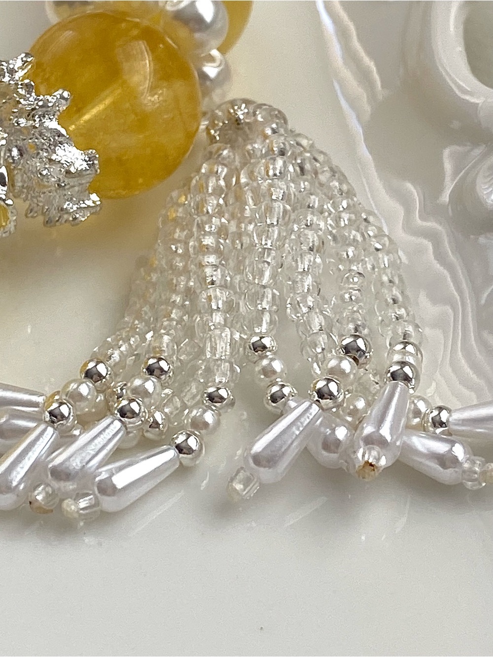 B193-Handmade Citrine Half Bangle And Yellow Fluorite Carved Lion With Tassel - Picture 5 of 9